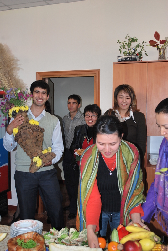 The Kant office steal the show with their amphora made of pine cones