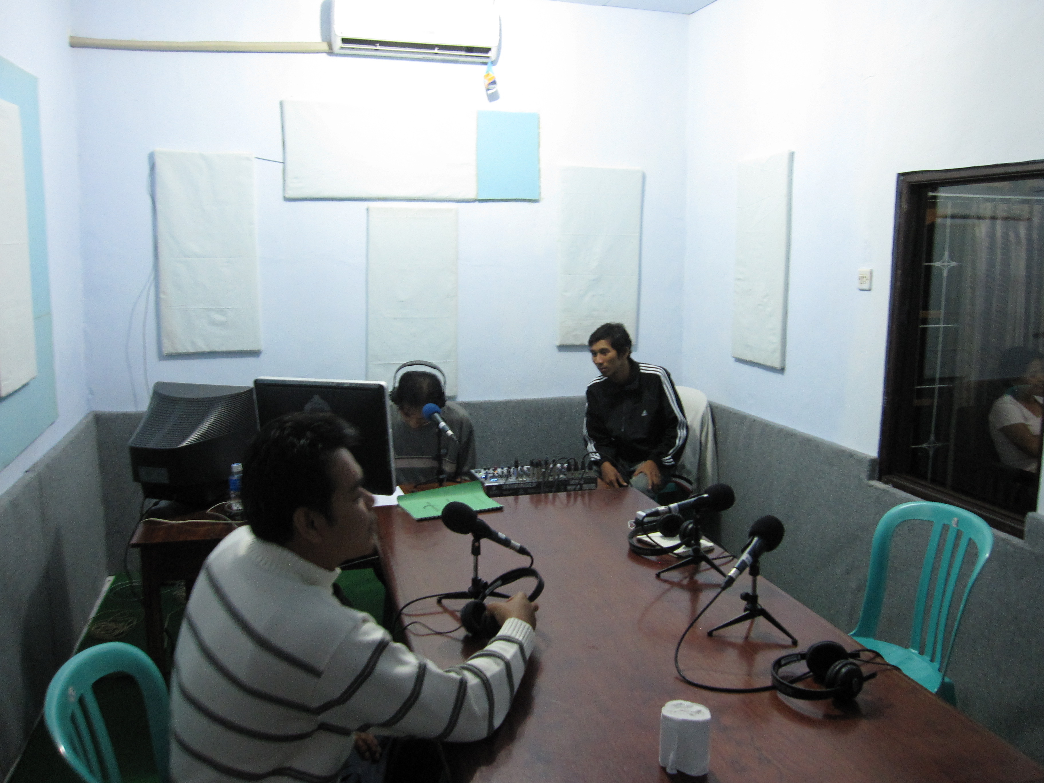 Widya, Nata, and Pak Gede at Radio DINARI 